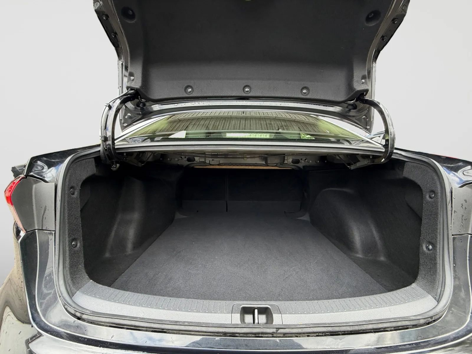 Used 2023 Toyota Corolla LE AWD/4WD image 14