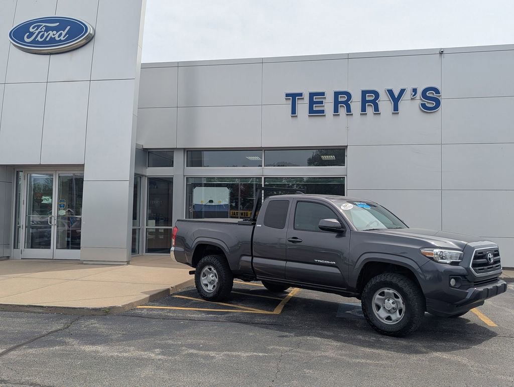 Used 2016 Toyota Tacoma SR5 RWD image 1