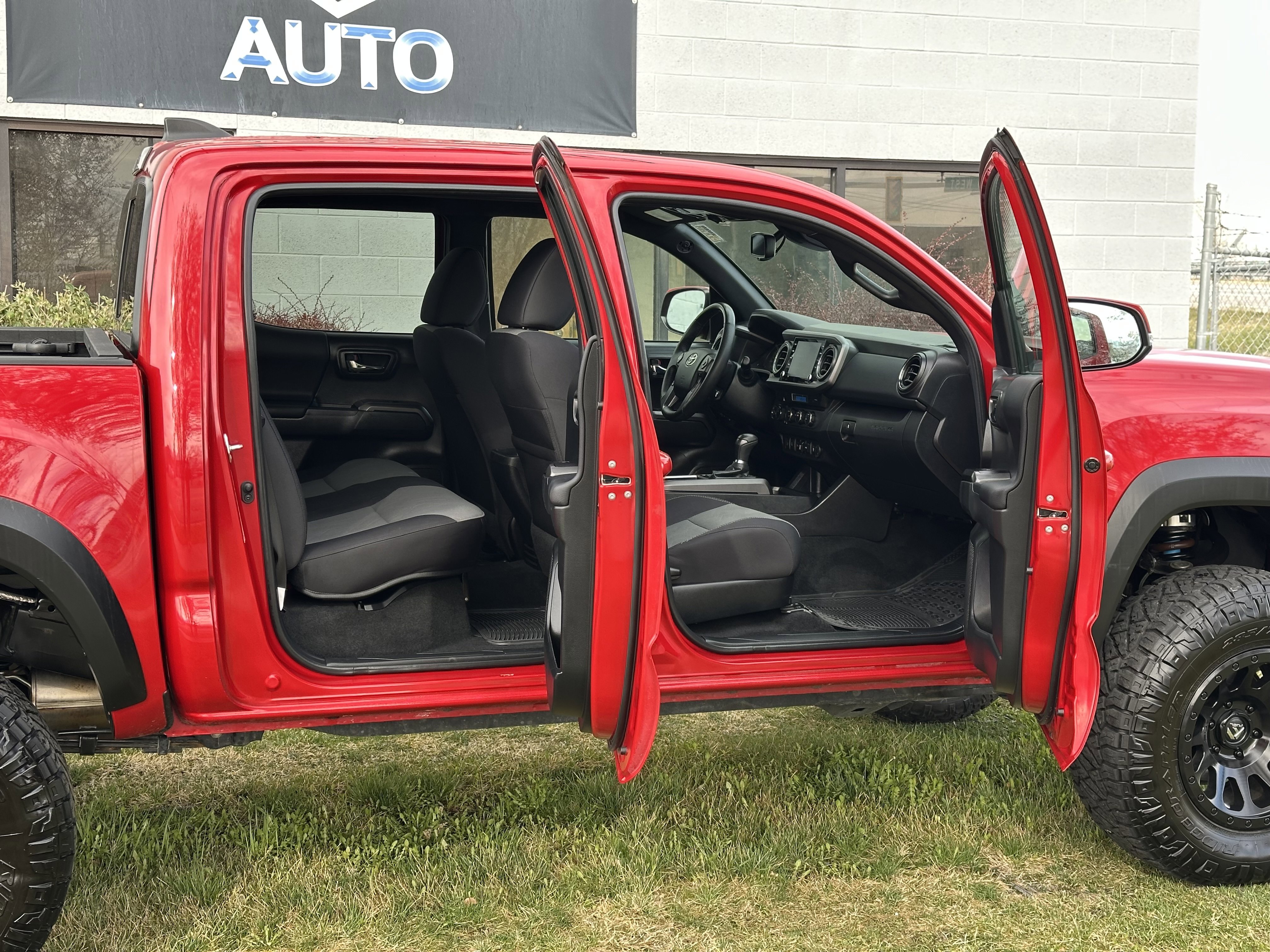 Used 2022 Toyota Tacoma SR5 image 23