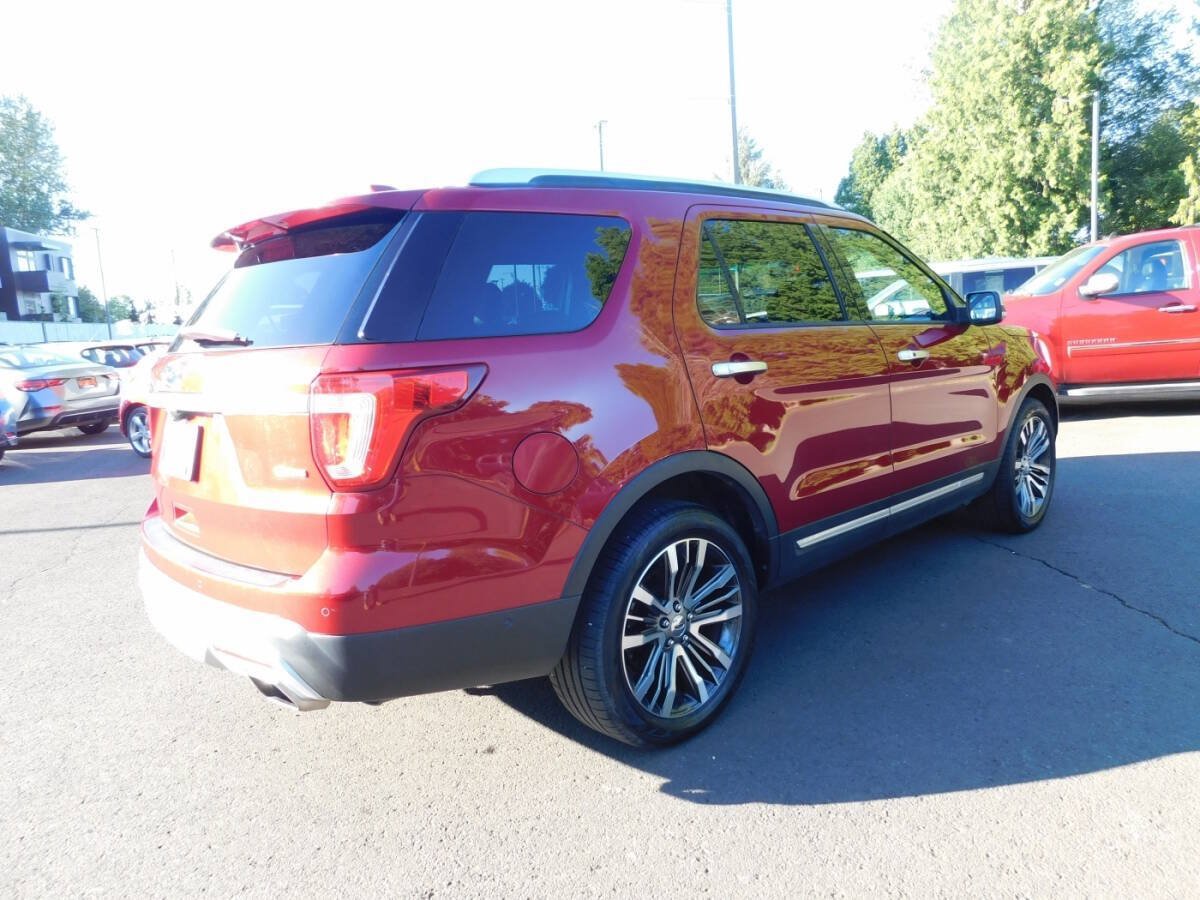 Used 2017 Ford Explorer Platinum AWD/4WD image 2