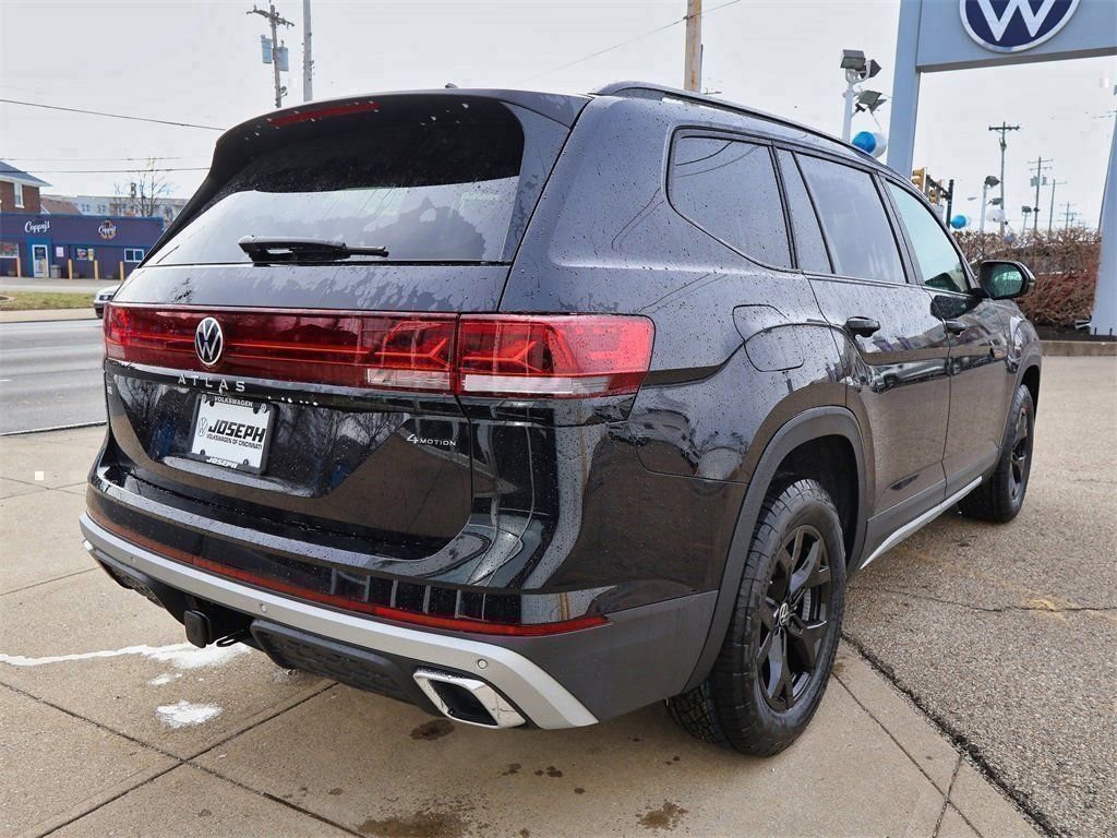 New 2026 Volkswagen Atlas Peak Edition image 5