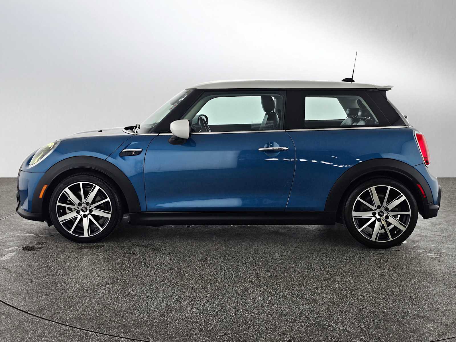 Used 2022 MINI Cooper S image 6