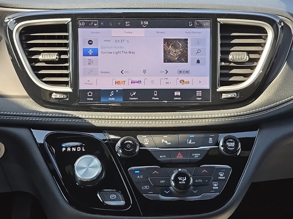 New 2026 Chrysler Pacifica Select image 33