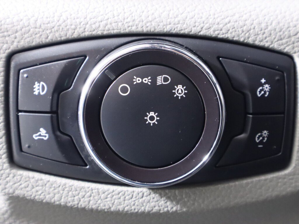 Used 2018 Ford F150 XLT w/ Equipment Group 302A Luxury image 10