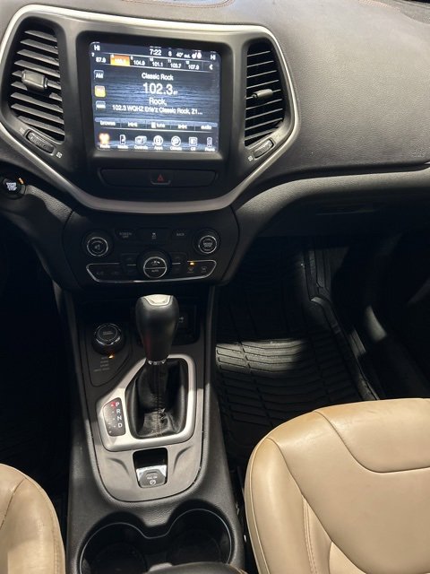 Used 2017 Jeep Cherokee Limited image 13