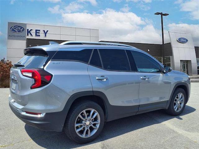 Used 2024 GMC Terrain SLT image 3