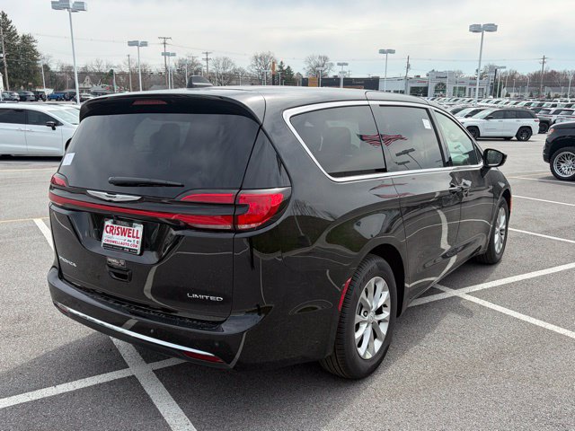 New 2026 Chrysler Pacifica Limited w/ Uconnect Theater Family Group FWD image 45
