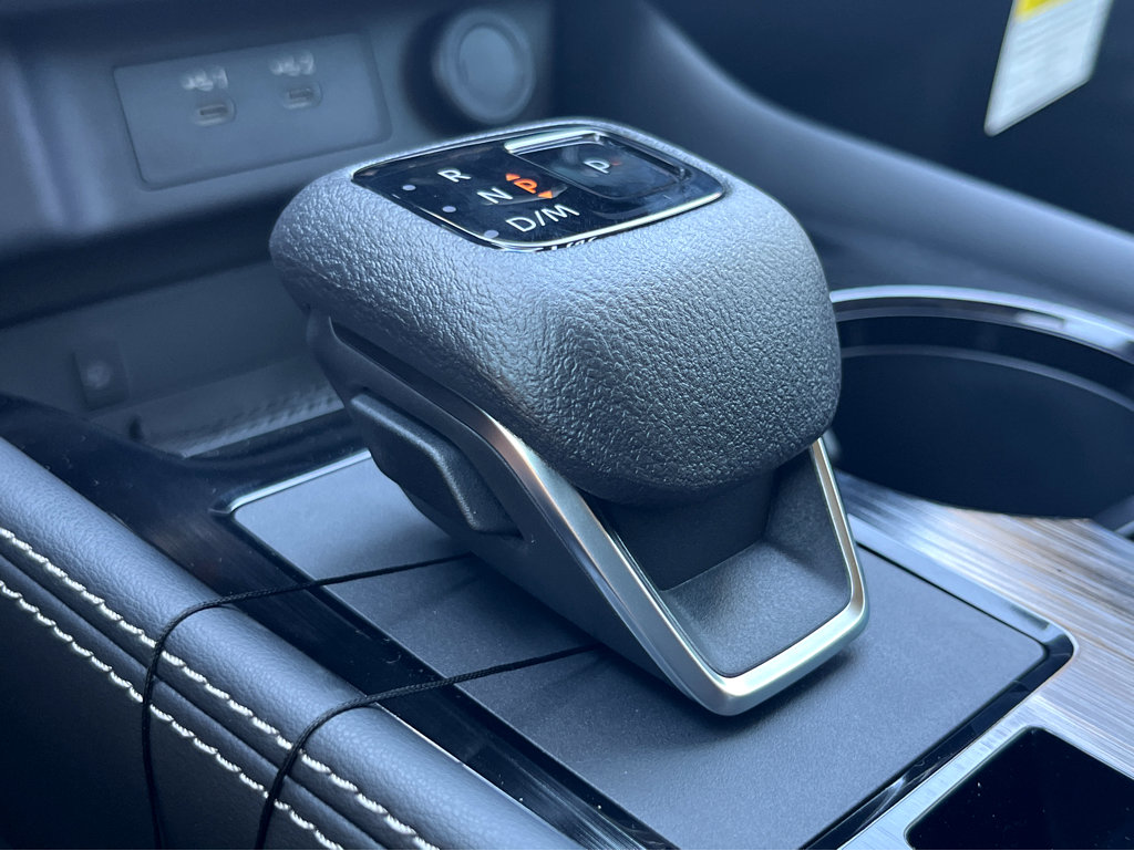 Used 2023 Nissan Rogue SV image 14