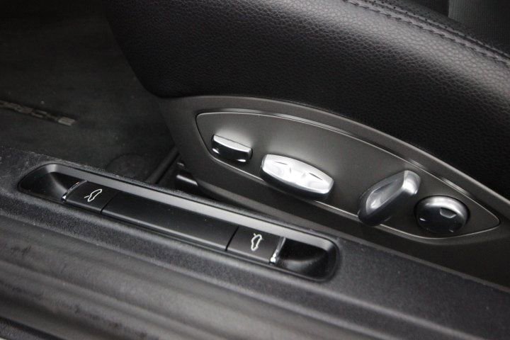 Used 2014 Porsche 911 Carrera 4 w/ Sport Chrono Package image 18