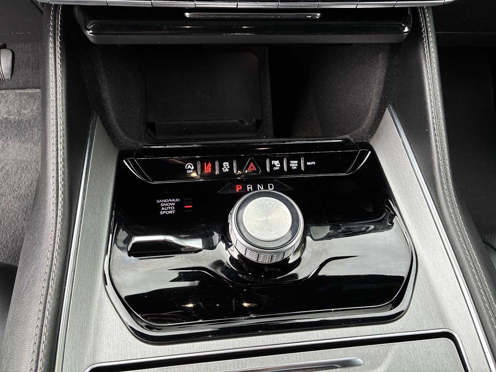 Used 2024 Jeep Wagoneer Series II AWD/4WD image 22