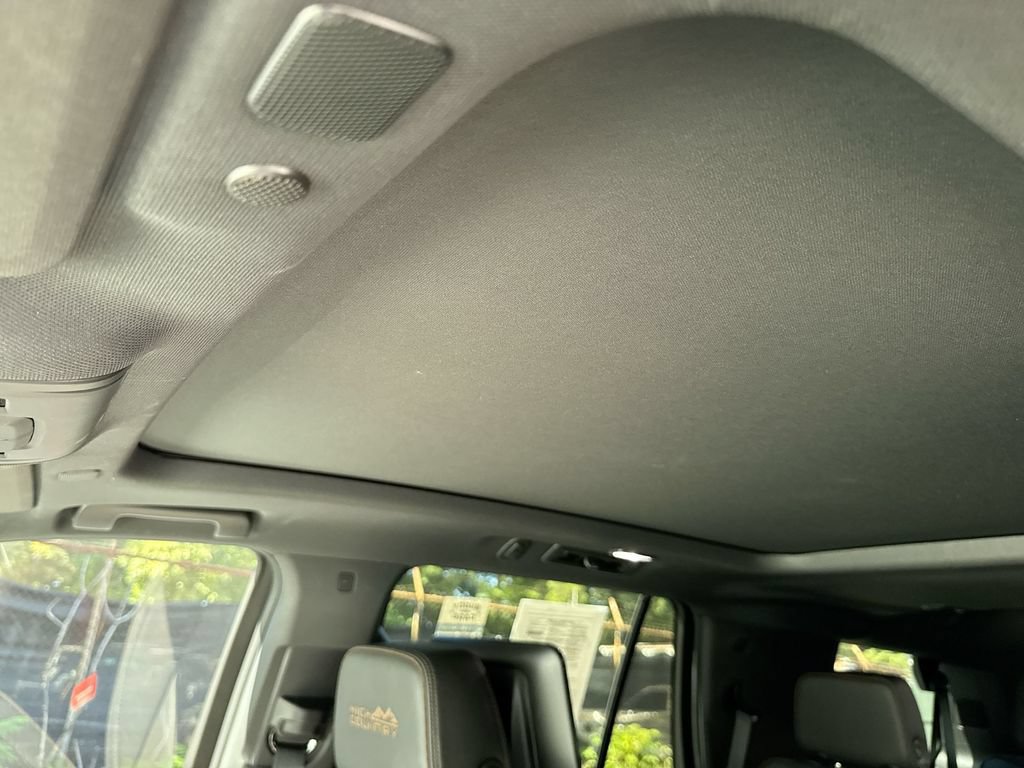 Used 2024 Chevrolet Tahoe High Country AWD/4WD image 20