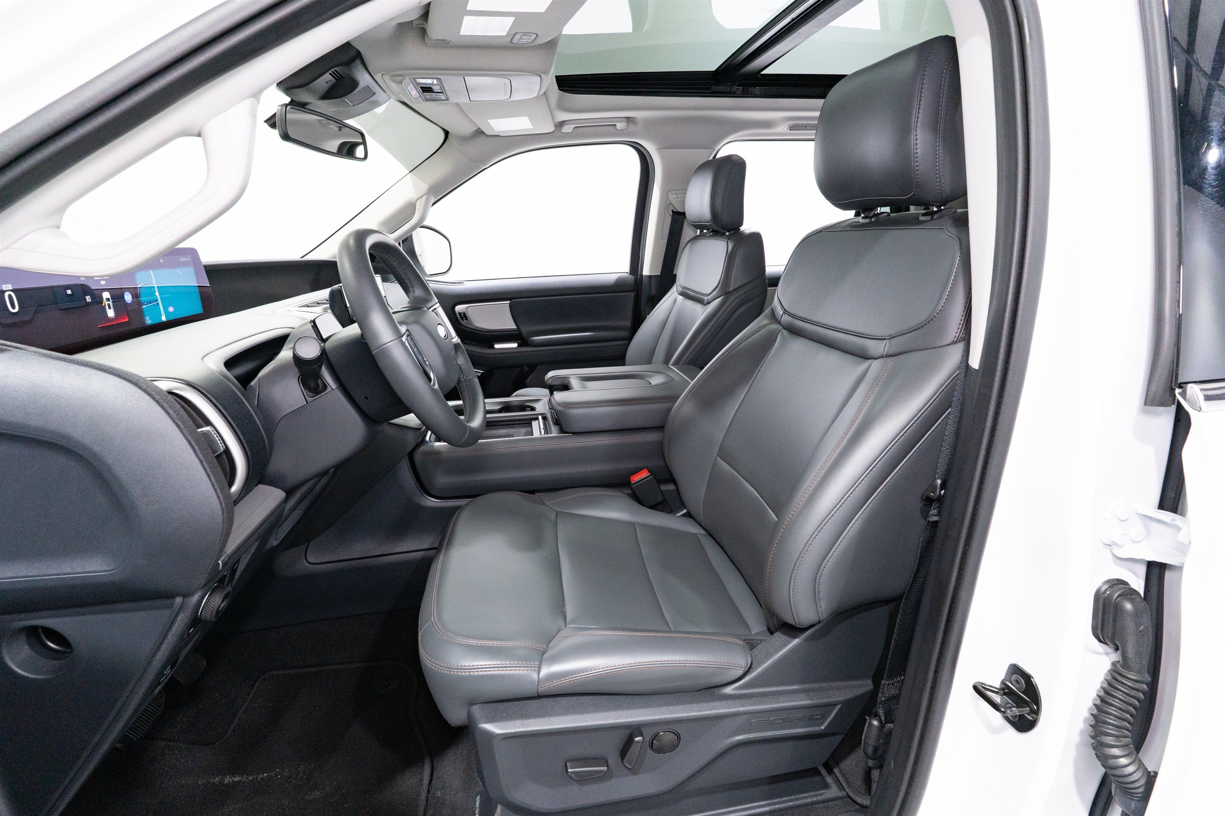 Used 2025 Ford Expedition Active AWD/4WD image 15