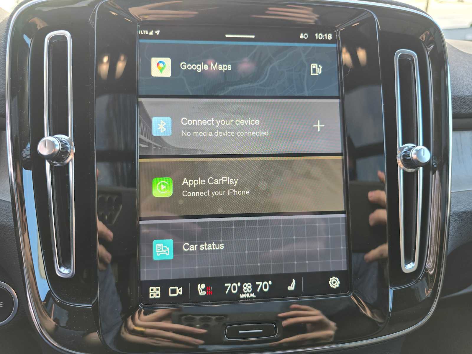 Certified 2025 Volvo XC40 B5 Plus w/ Climate Package image 26