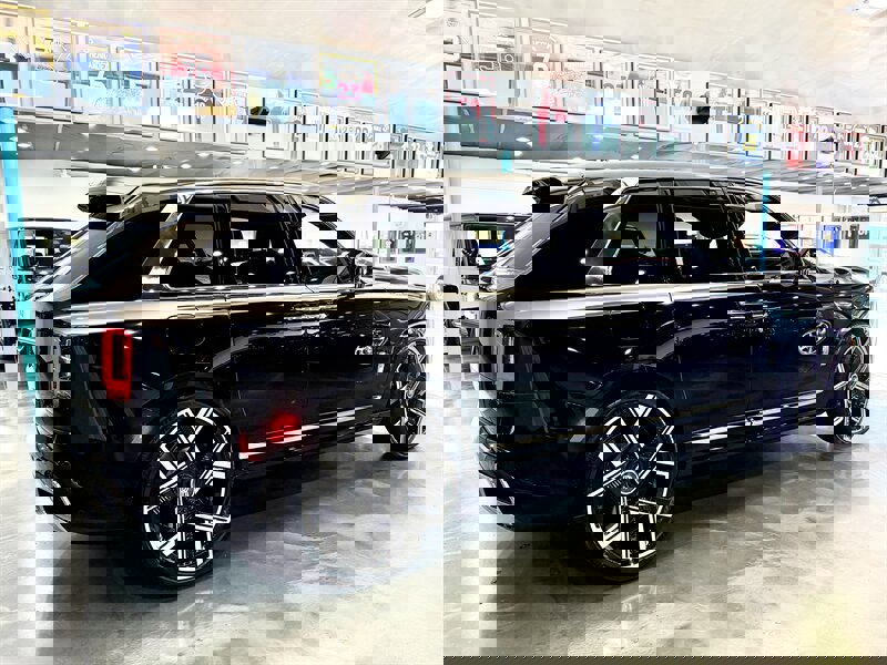 Used 2026 Rolls-Royce Cullinan image 6