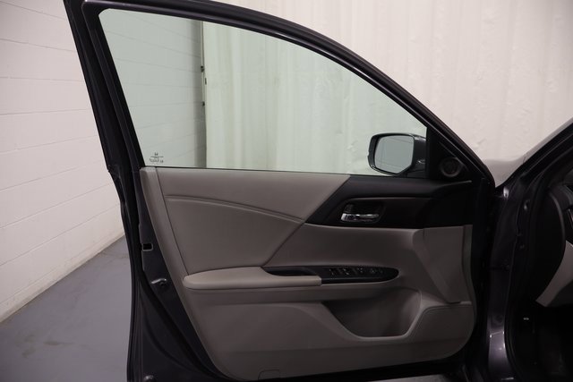 Used 2015 Honda Accord EX image 9