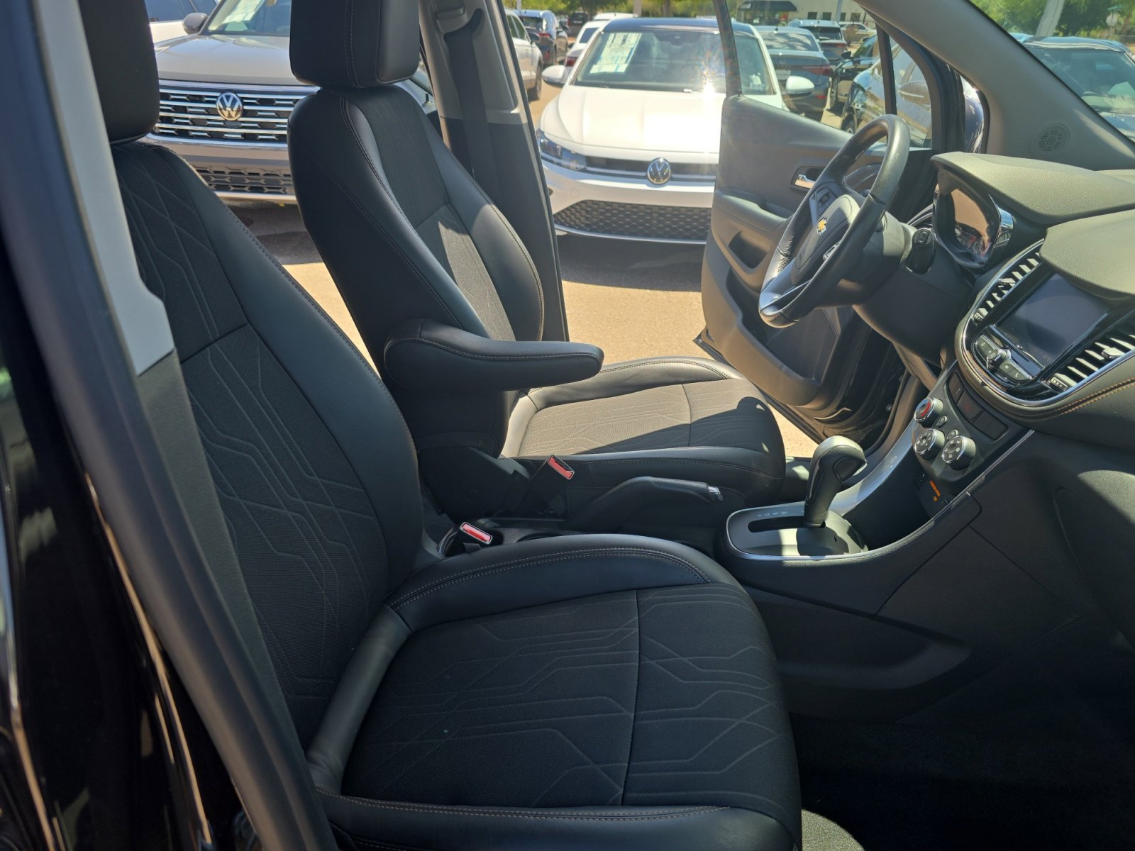 Used 2020 Chevrolet Trax LT w/ Redline Edition image 19