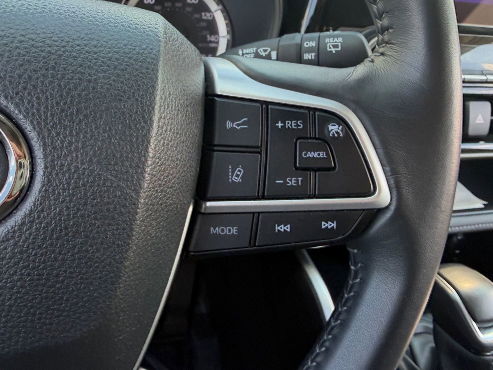 Certified 2024 Toyota Highlander LE image 20