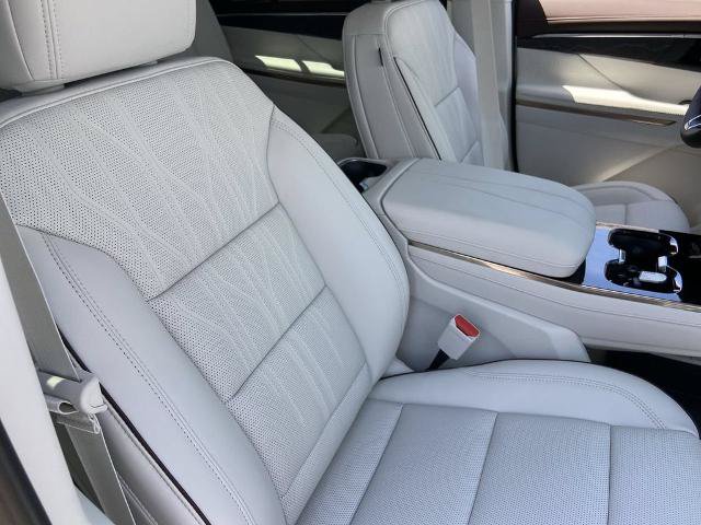 Used 2026 Buick Enclave Avenir w/ Super Cruise Package FWD image 25