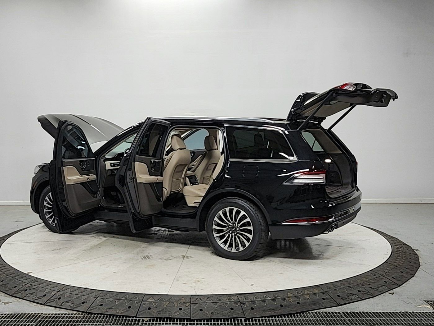 Used 2023 Lincoln Aviator Reserve w/ Elements Package Plus image 13