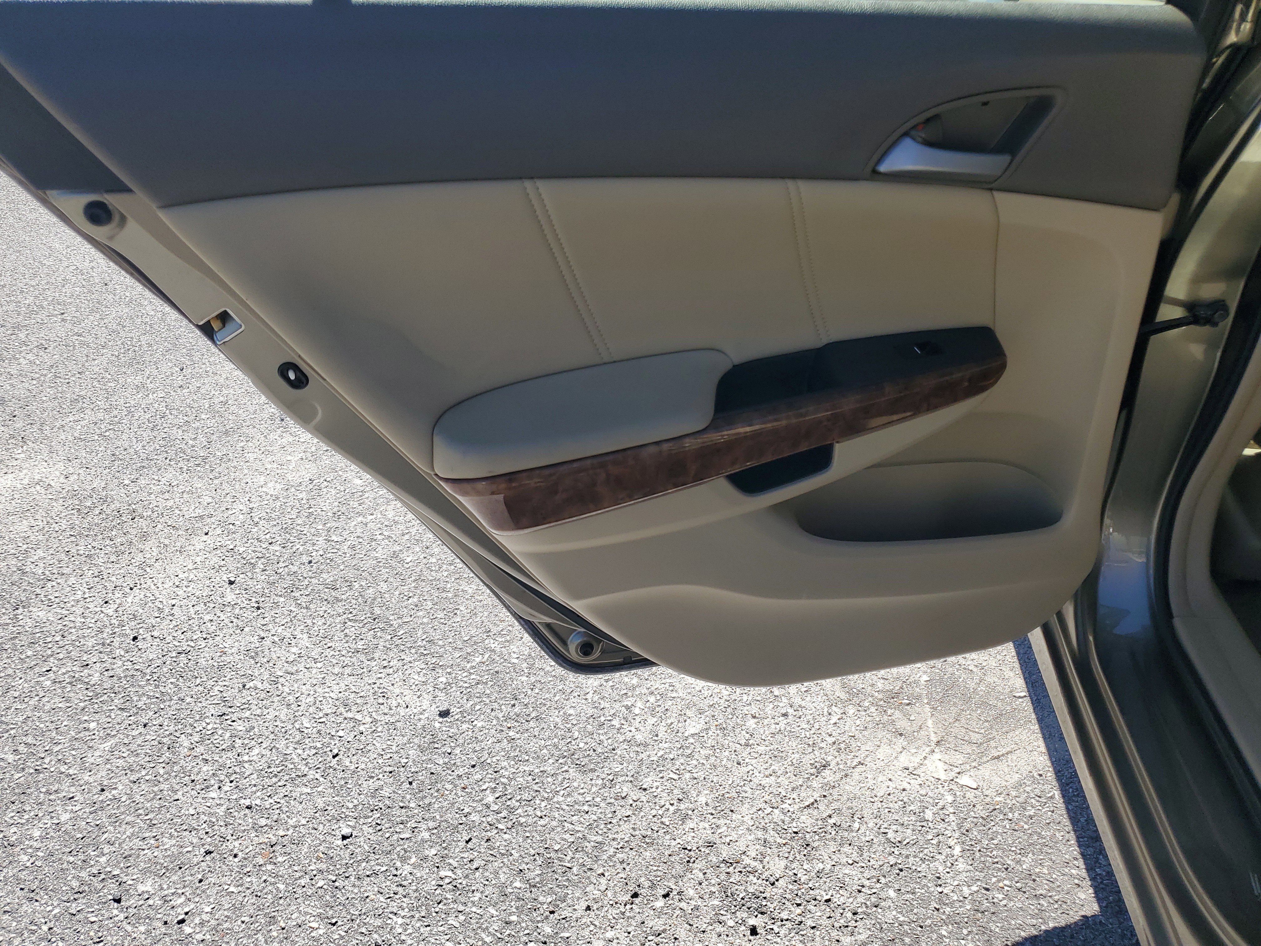 Used 2009 Honda Accord EX-L image 29