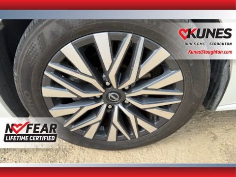 Used 2025 Nissan Altima 2.5 SV FWD image 13