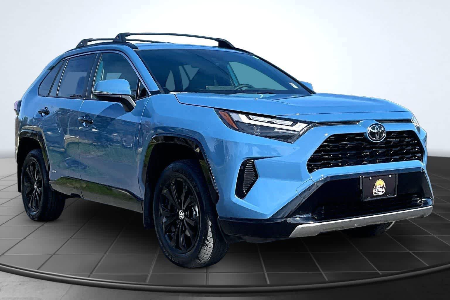 Used 2025 Toyota RAV4 SE w/ Weather Package AWD/4WD image 22