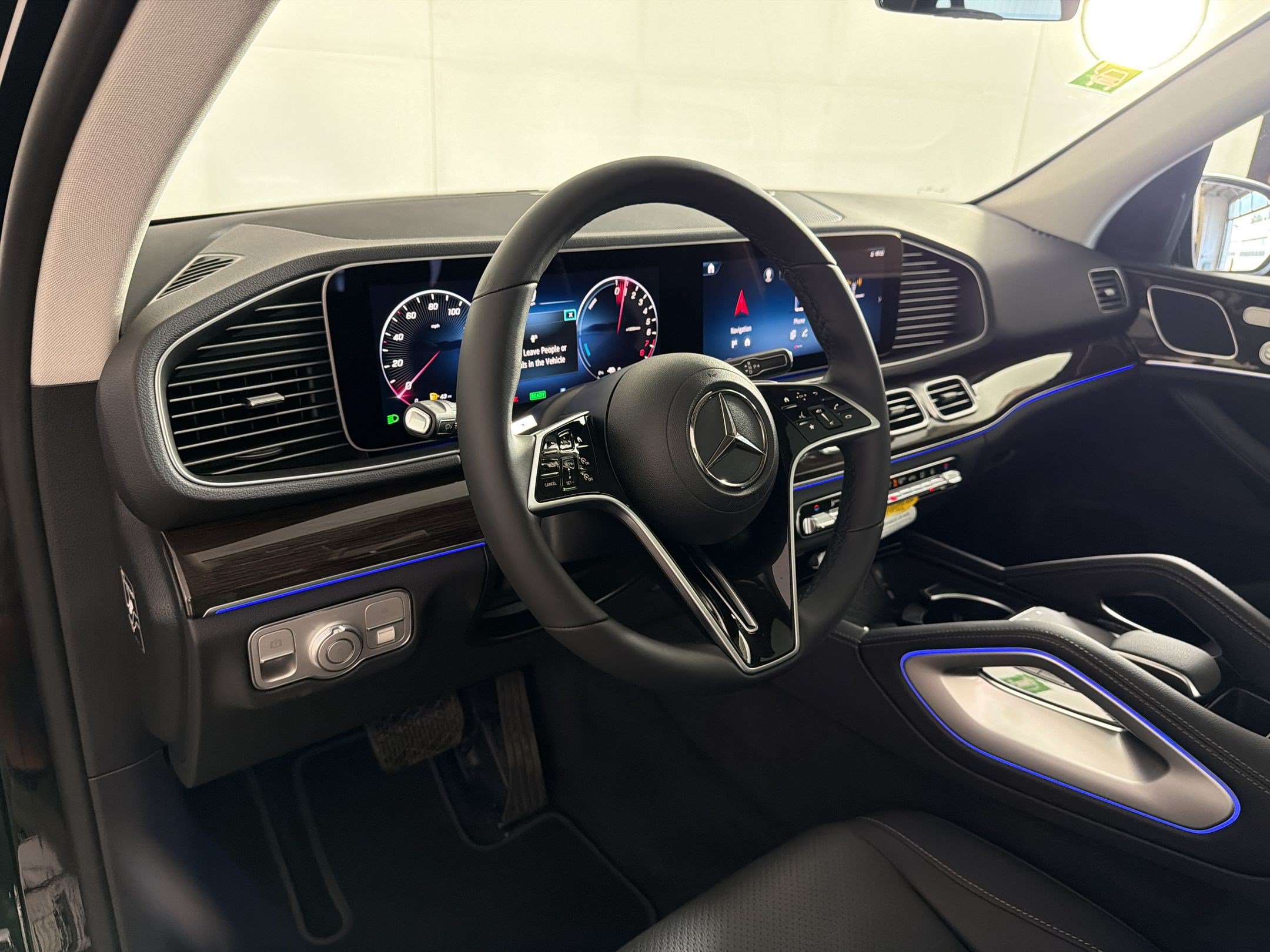 New 2026 Mercedes-Benz GLE 450e 4MATIC image 4