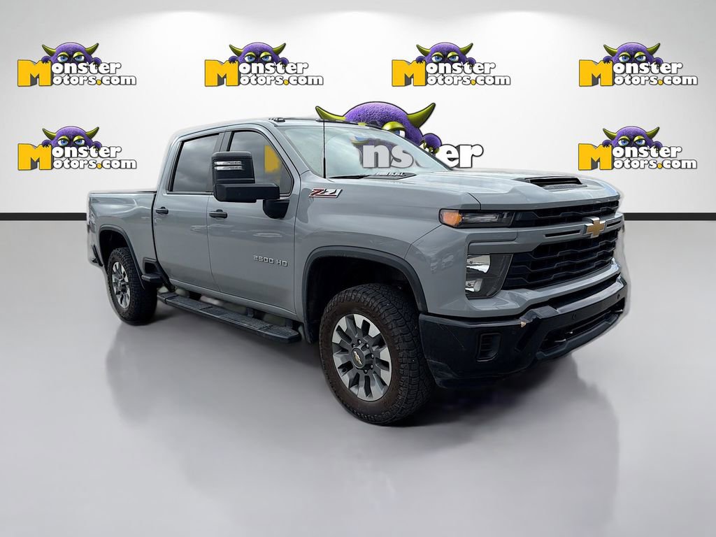 Used 2025 Chevrolet Silverado 2500 Custom w/ Custom Value Package image 3
