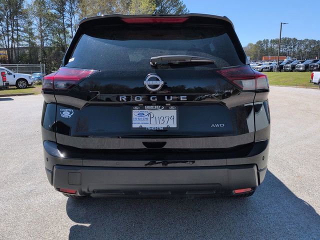Used 2025 Nissan Rogue SV AWD/4WD image 6