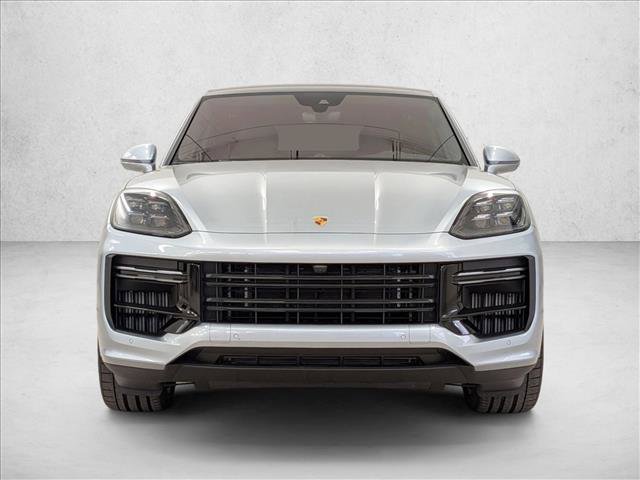 Used 2024 Porsche Cayenne Turbo image 6