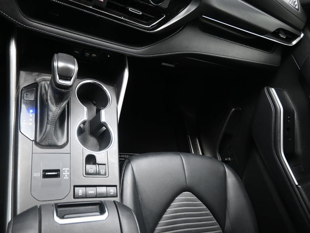 Used 2021 Toyota Highlander XSE image 9