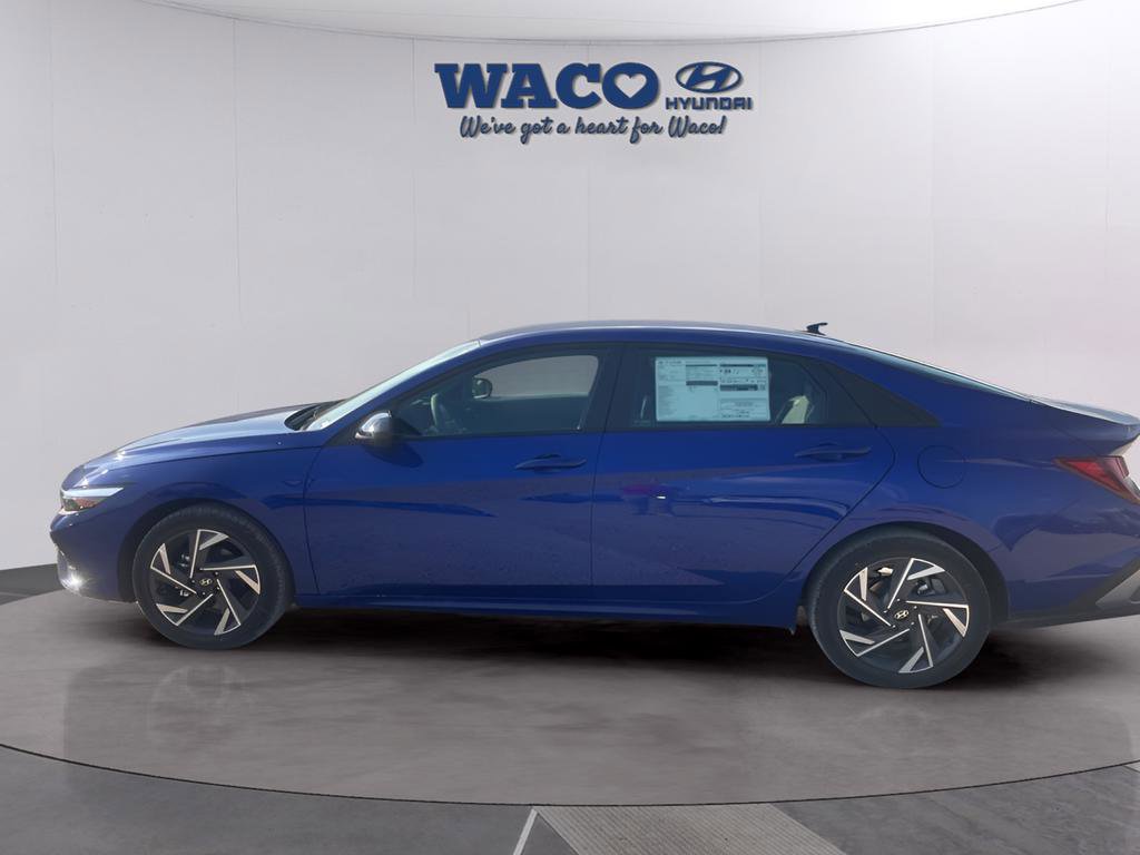Used 2025 Hyundai Elantra Sport image 3
