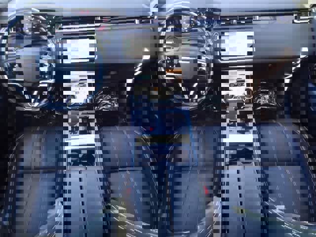 Used 2021 Land Rover Range Rover Velar R-Dynamic S image 12