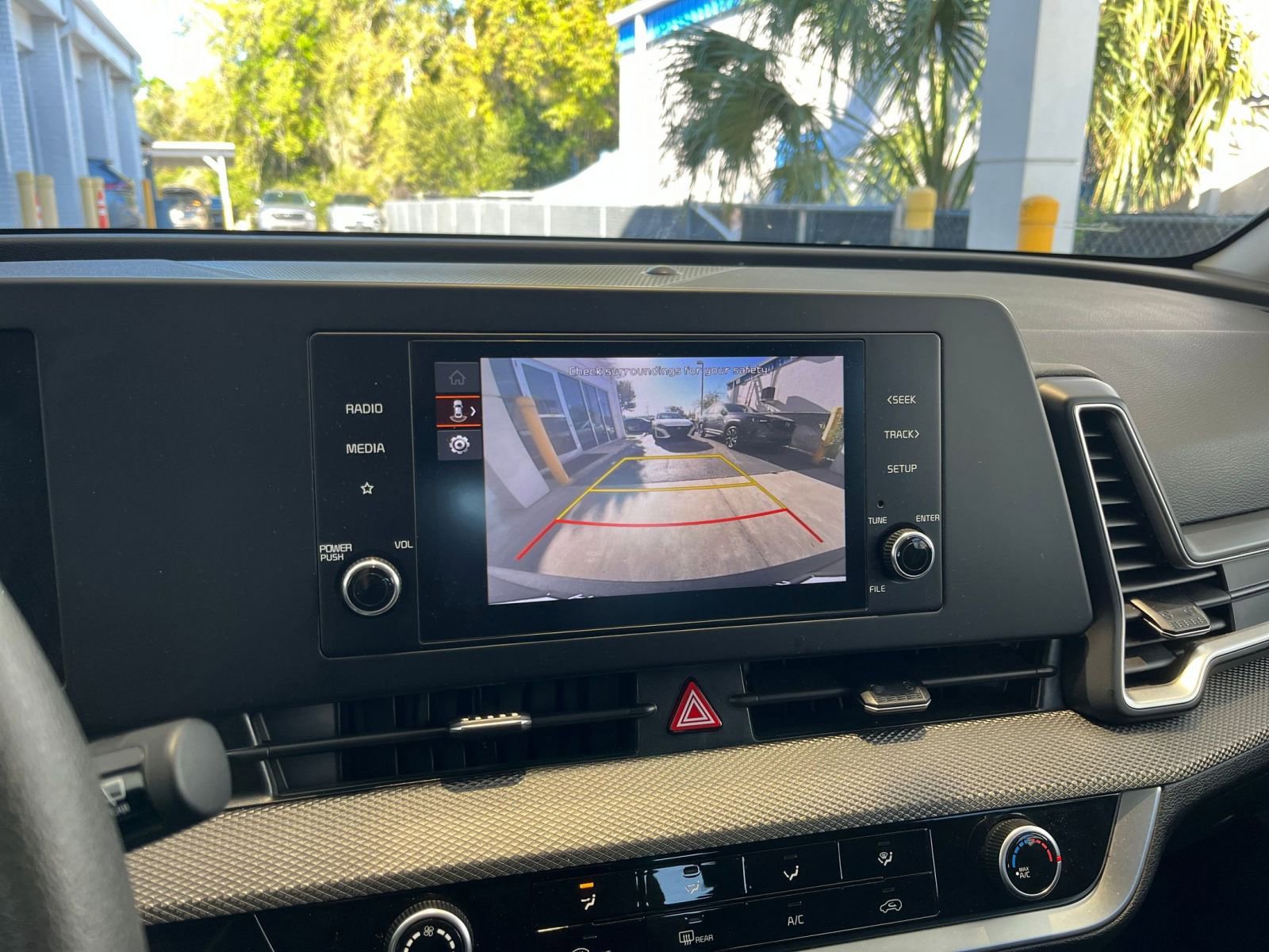 Used 2025 Kia Sportage LX image 23