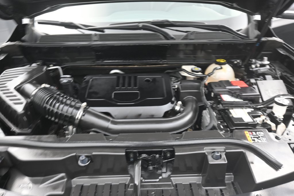 Used 2023 GMC Acadia SLE FWD image 11