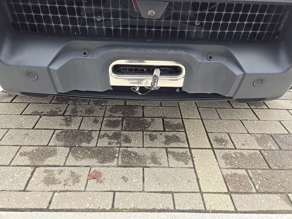 Used 2023 Land Rover Defender 90 X-Dynamic SE image 14