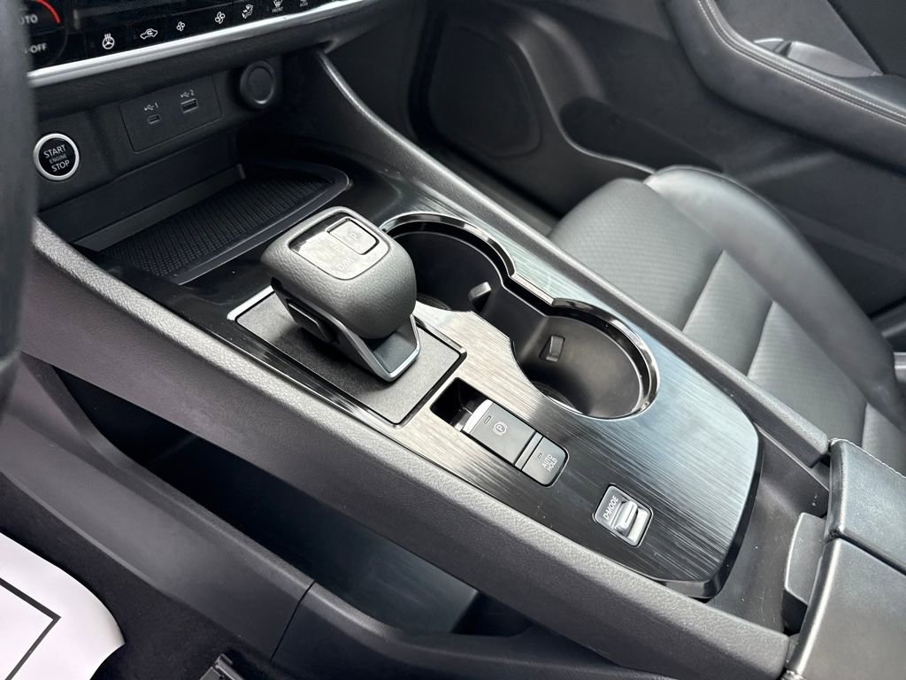 Used 2023 Nissan Rogue SV w/ SV Premium B Package image 24