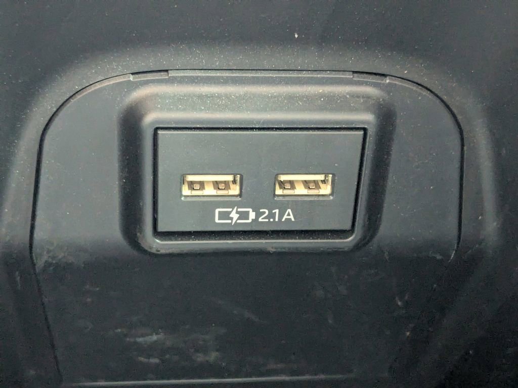 Used 2021 Toyota RAV4 XLE Premium image 26