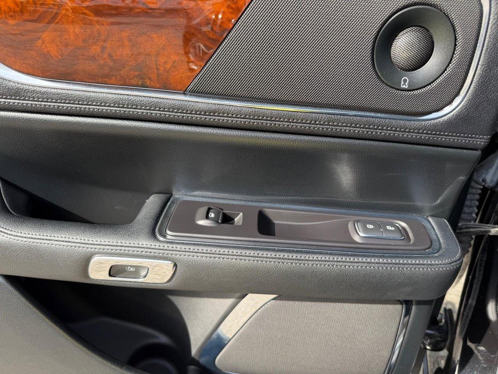 Used 2017 Lincoln Continental Reserve w/ Technology Package image 49