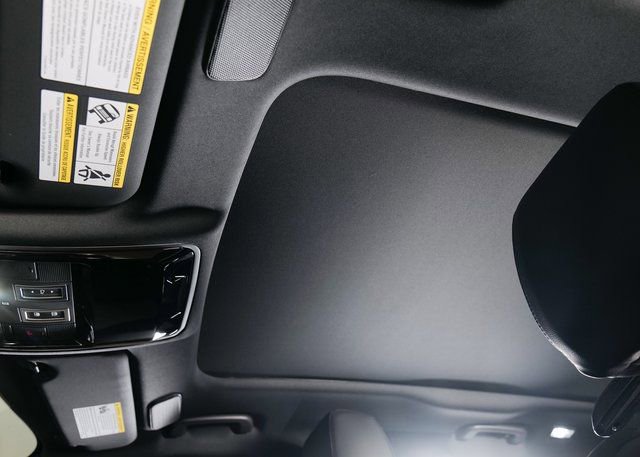 New 2026 Land Rover Range Rover Velar Dynamic SE image 24