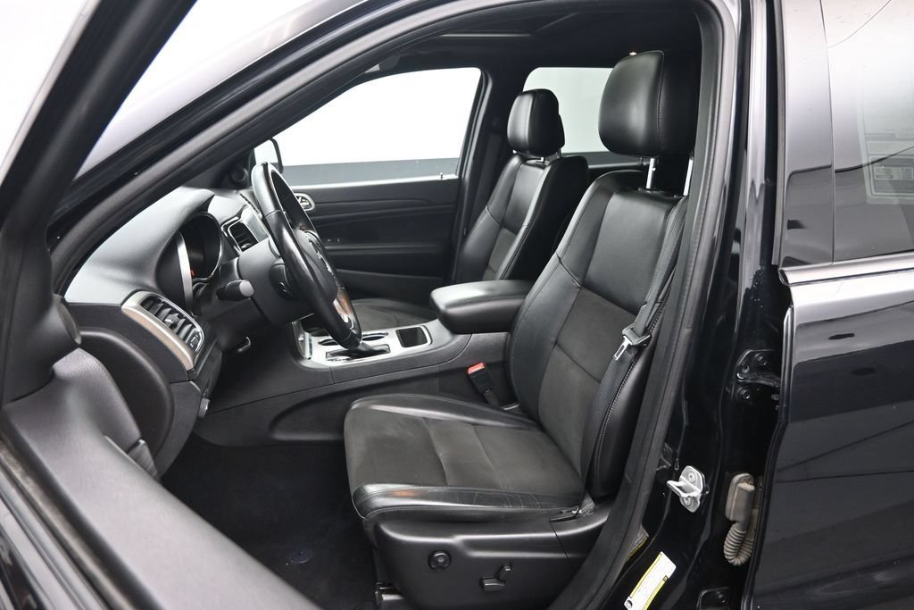 Used 2021 Jeep Grand Cherokee Laredo X AWD/4WD image 23