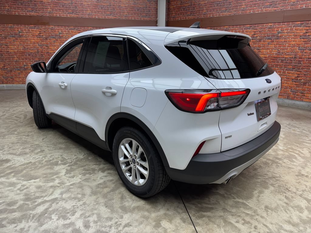 Certified 2022 Ford Escape SE w/ Convenience Package FWD image 2