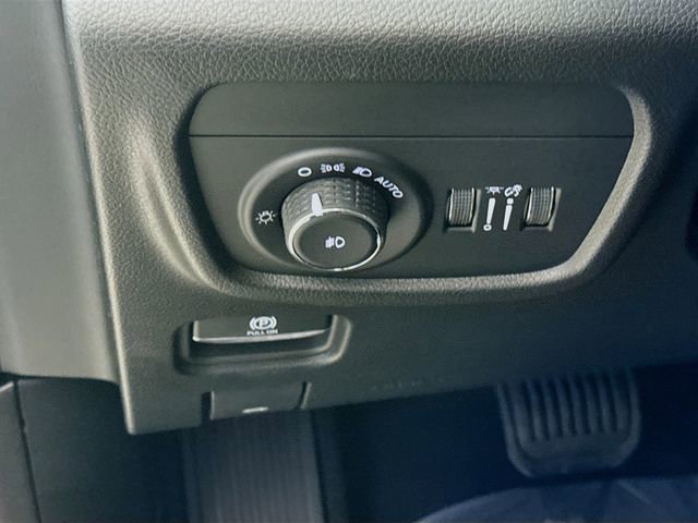 New 2025 Jeep Grand Cherokee Summit image 10