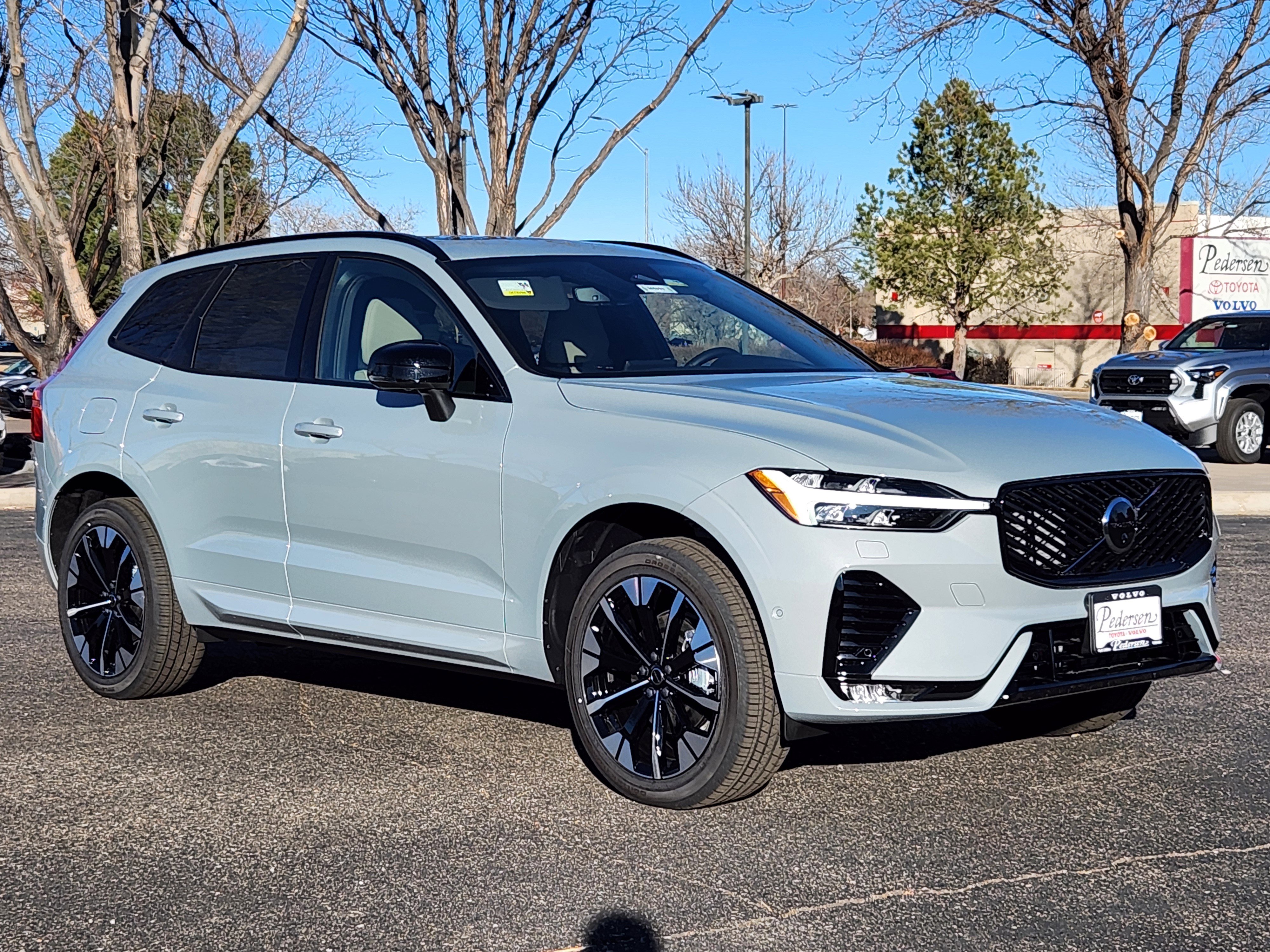 New 2026 Volvo XC60 B5 Plus w/ Climate Package image 15