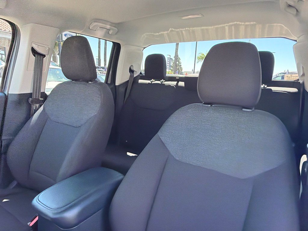 Certified 2025 Ford Maverick XL FWD image 24