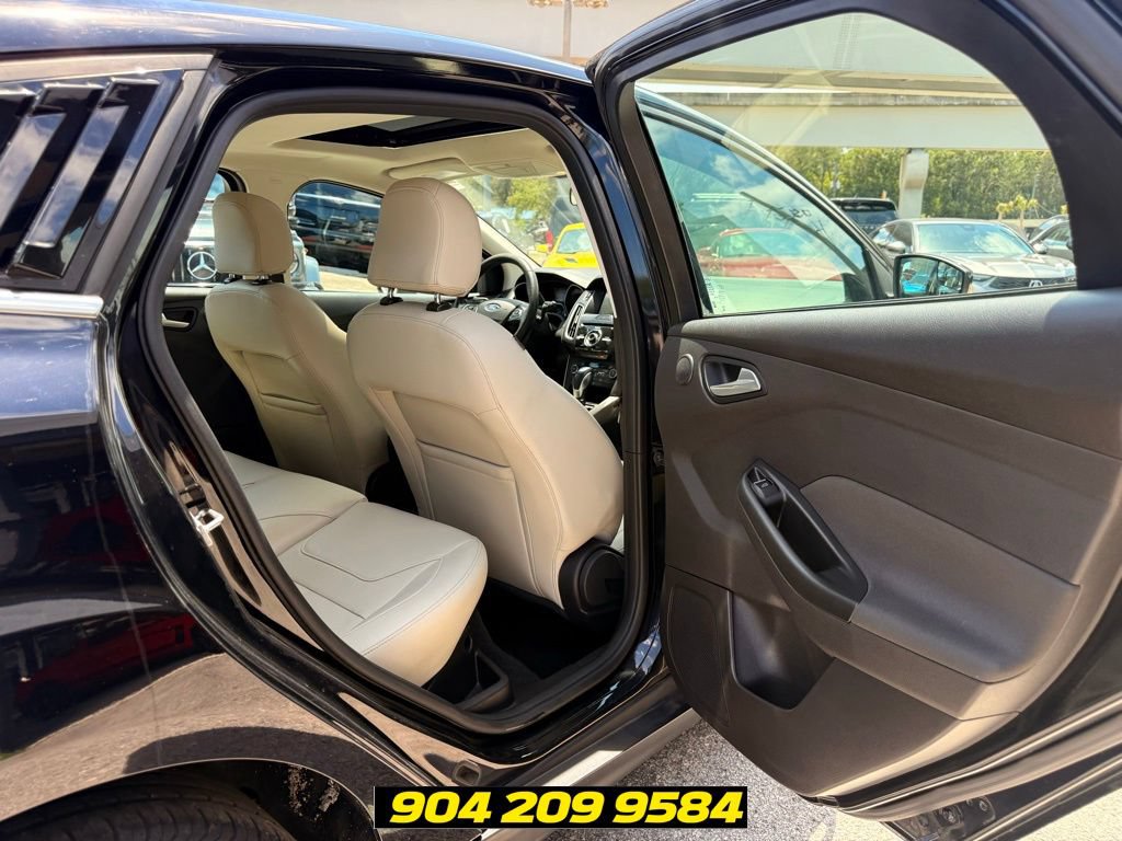 Used 2017 Ford Focus Titanium FWD image 32