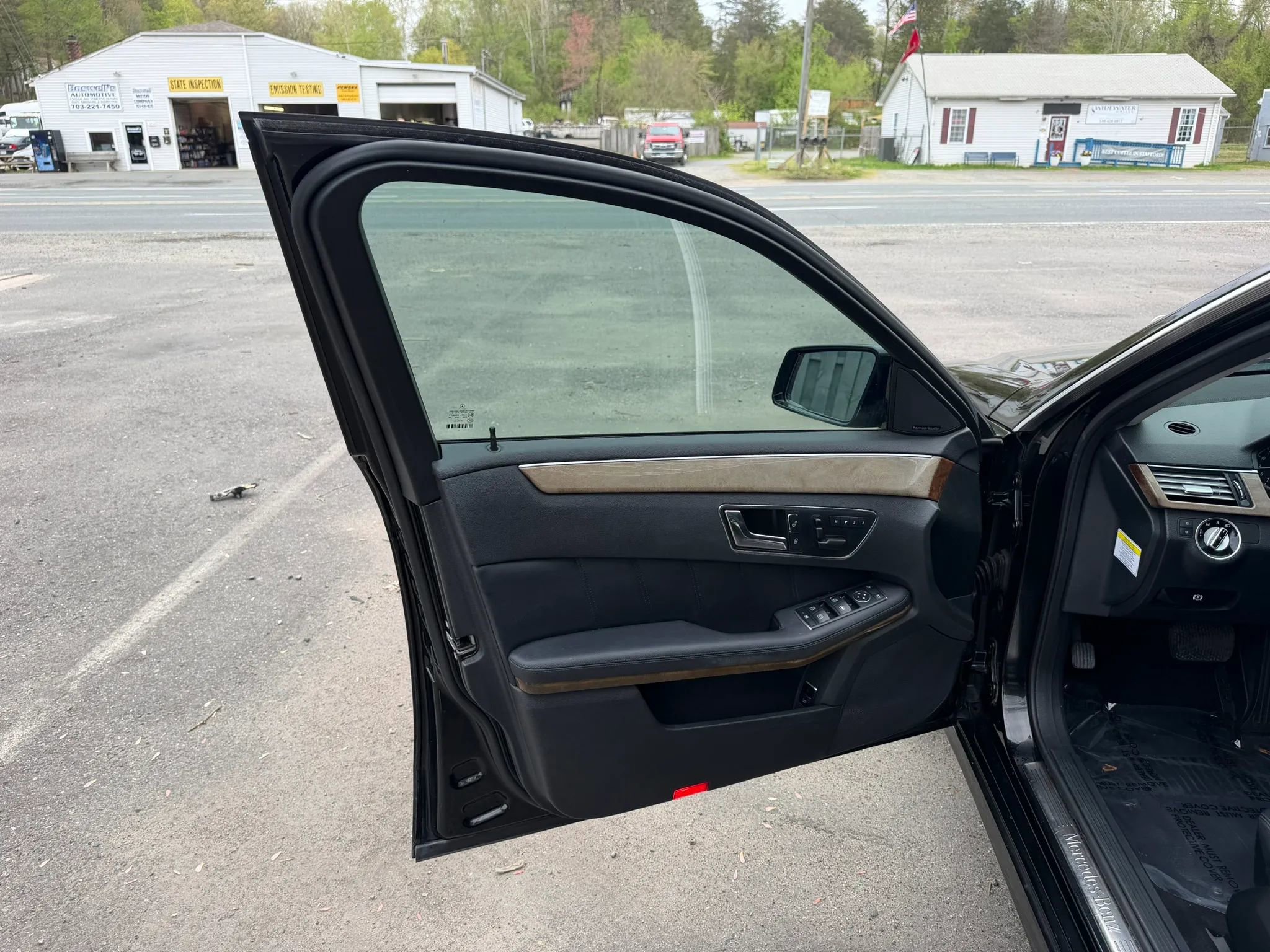 Used 2011 Mercedes-Benz E 350 4MATIC Sedan image 22