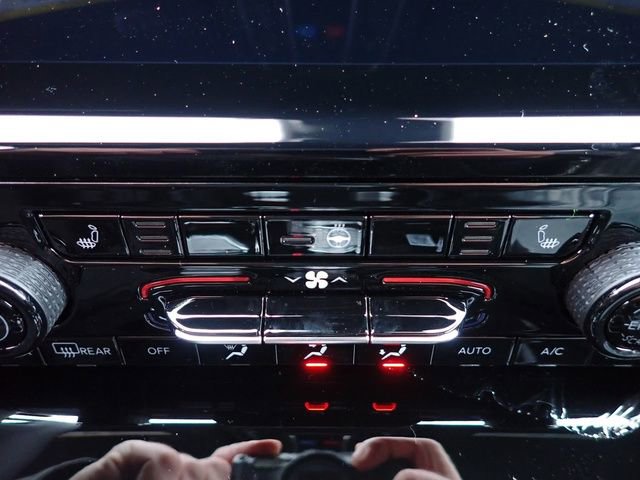 New 2025 Jeep Grand Cherokee Limited w/ Black Appearance Package image 19