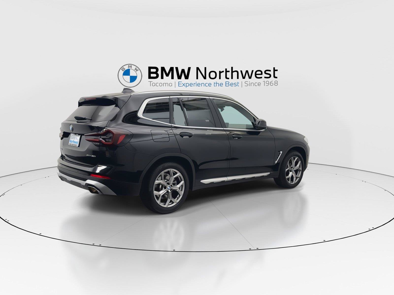 Used 2023 BMW X3 xDrive30i w/ Premium Package AWD/4WD image 3