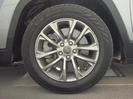 Used 2021 Jeep Cherokee Latitude Lux w/ Comfort/Convenience Group FWD image 4